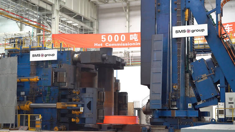 [Image: 堆叠的重型锻造金属环]